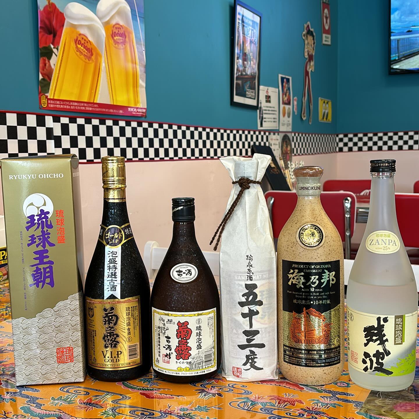 ・
・
・
泡盛各種あります️

1杯からOK！
ボトルキープも出来ます！
