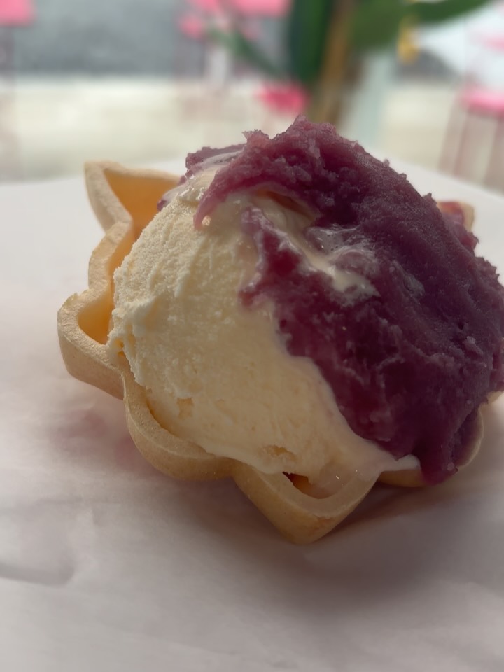 ・

シーサー最中🤍

ブルーシールバニラ
× 紅芋あん
× 栗あん

甘いの好きな方におすすめです！！

数に限りがありますのでお早めに